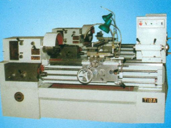 Máy tiện vạn năng